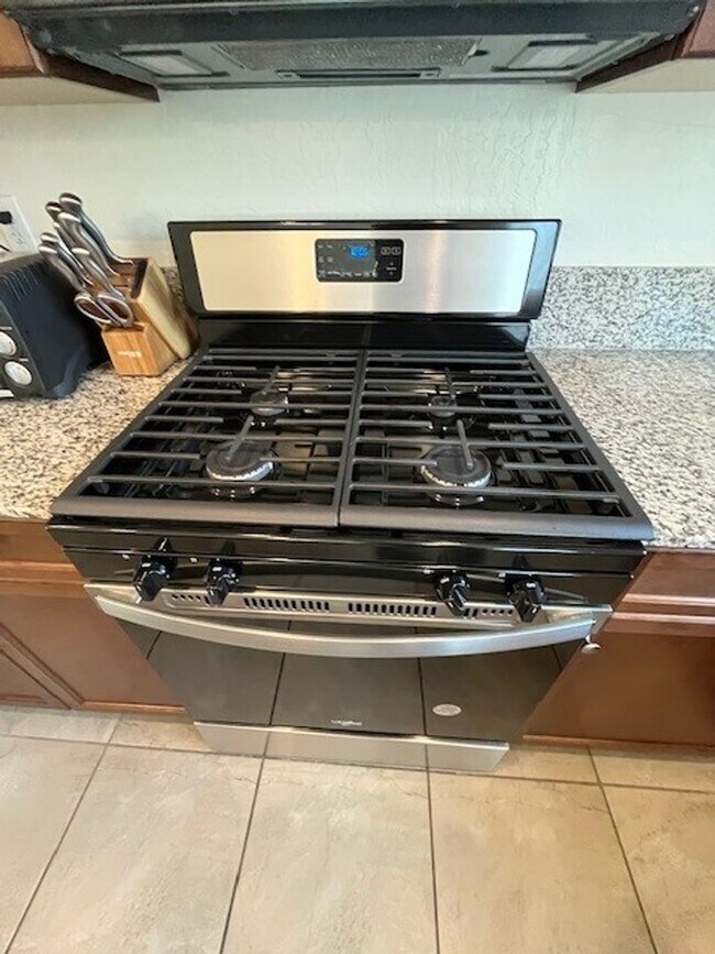 Building Photo - Coming Soon!