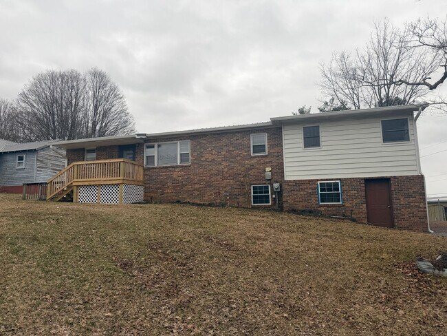 Building Photo - 2147 Highway 75