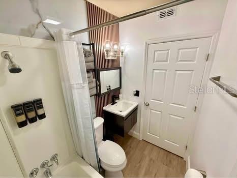 Building Photo - 1006 W Catherine St