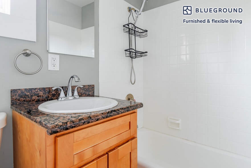 Building Photo - 315 Hawthorne Ave