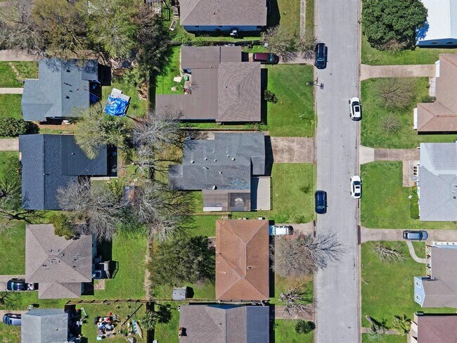 Building Photo - 105 Pompano Ave