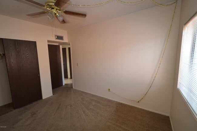 Building Photo - 731 S Pantano Pkwy