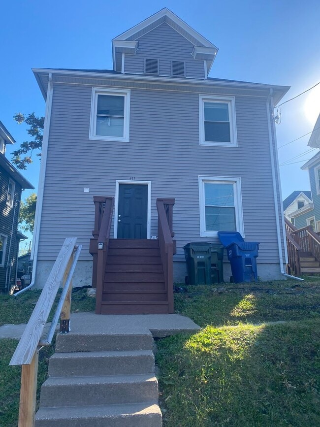 Building Photo - GIR411