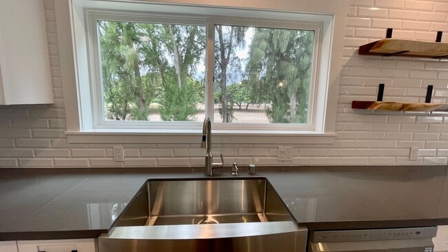 Building Photo - FULLY FURNISHED, STUNNING, BRAND NEW CONST...