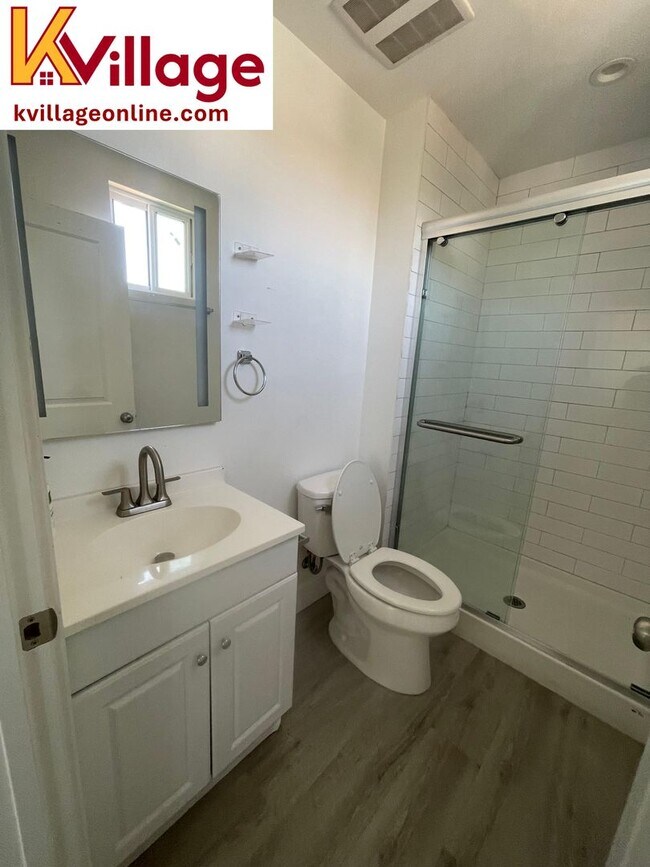 Building Photo - Convenient, Affordable Co-Living near USC
