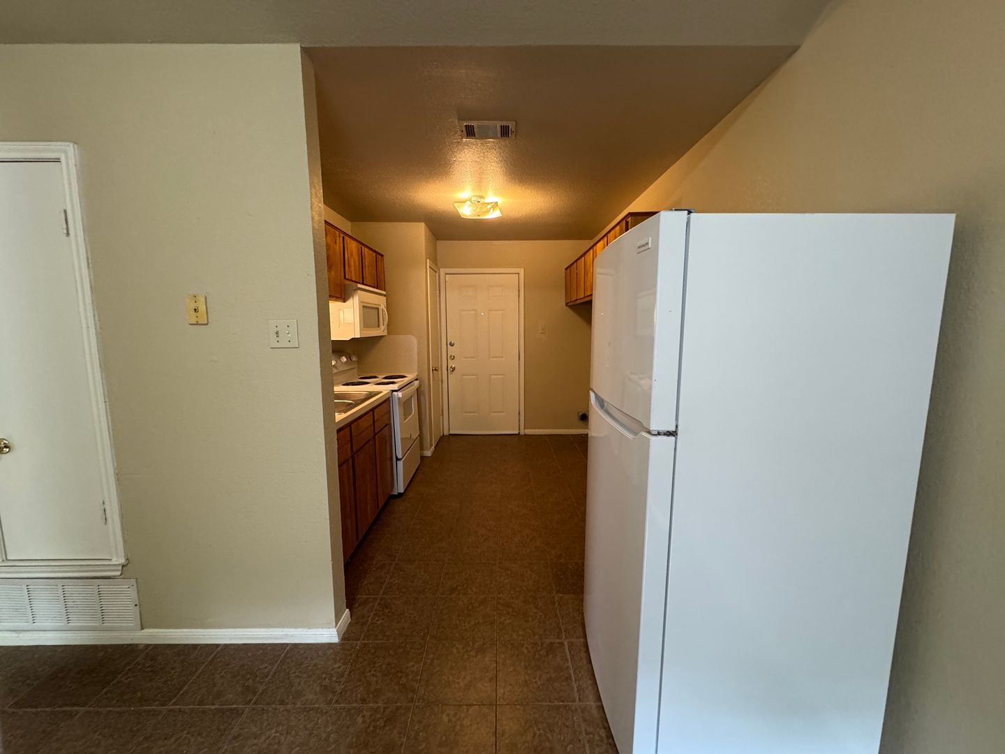 Building Photo - 310 W Washington Ave