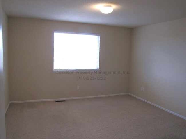 Building Photo - 7770 Mountain Laurel Dr