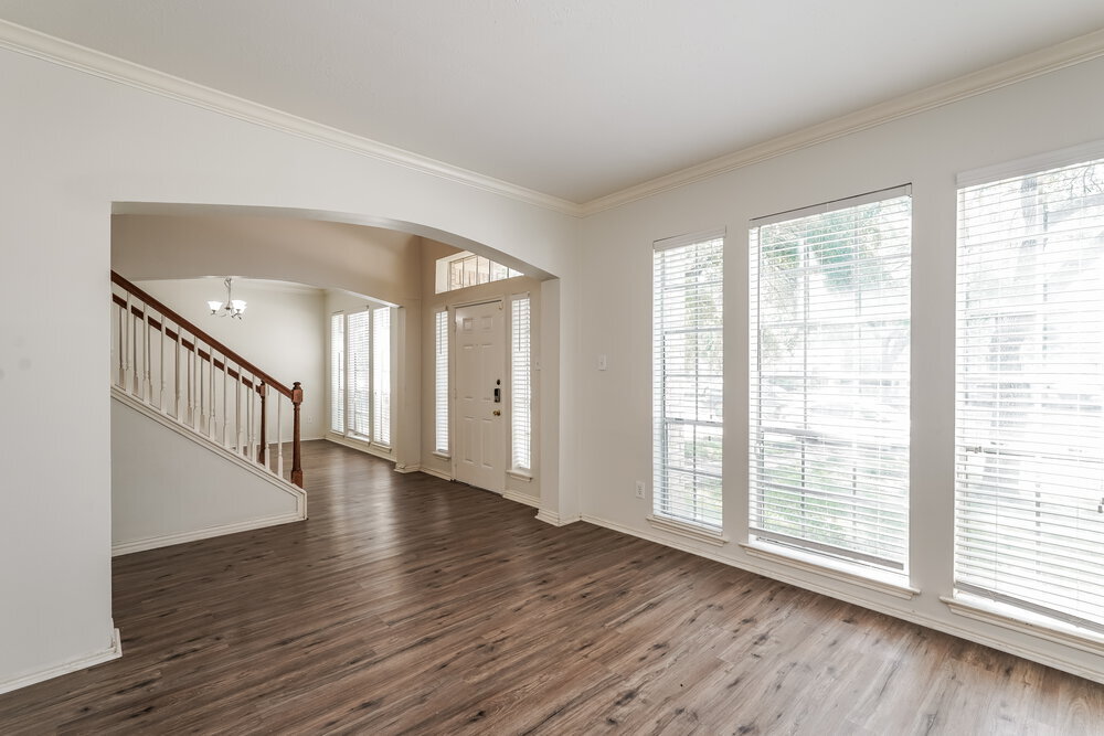 Building Photo - 17902 Scenic Oaks Dr