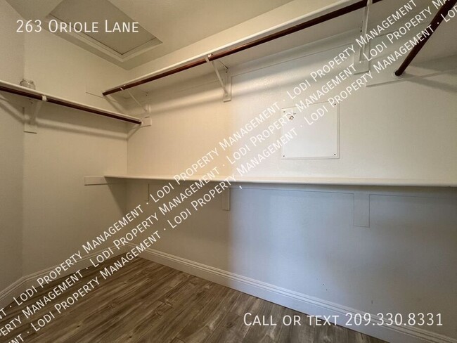 Building Photo - 263 Oriole Ln