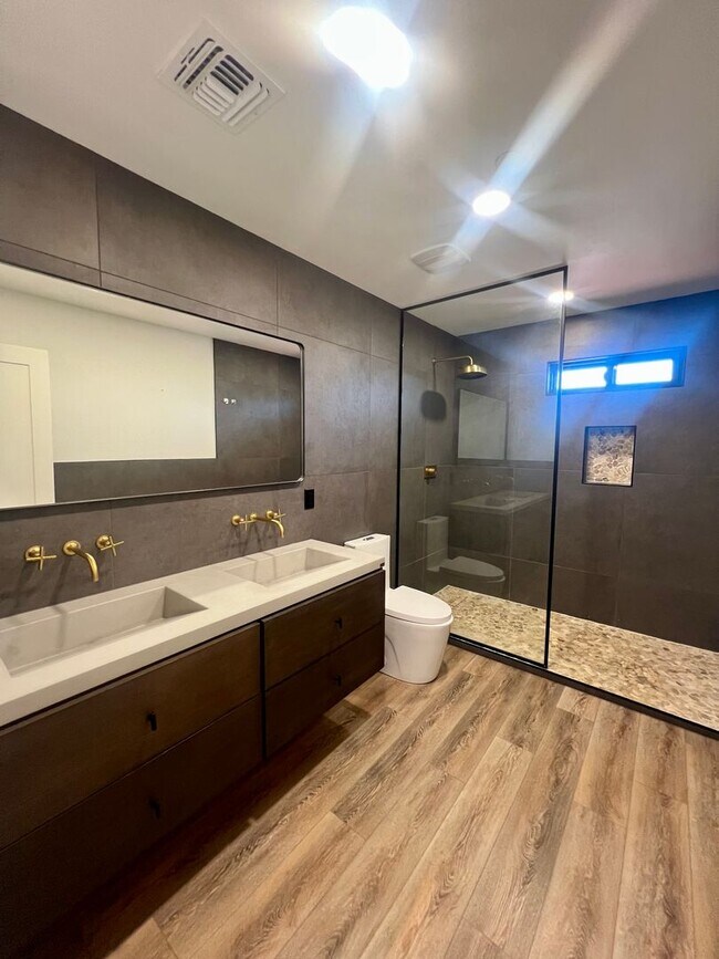 Building Photo - 485 Windsong Dr