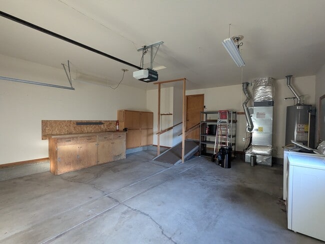 Building Photo - 1315 NE Paula Dr