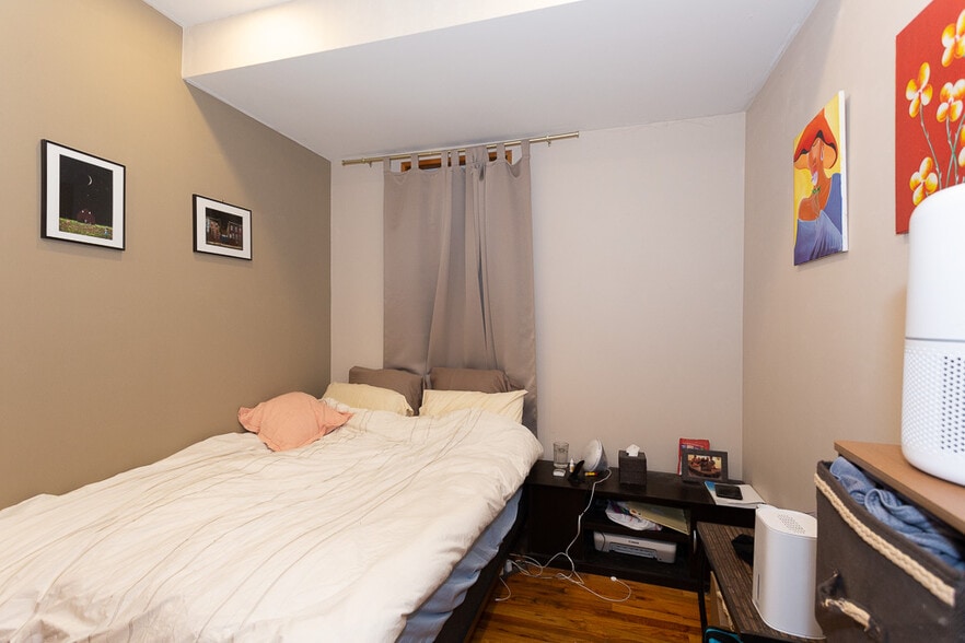 Building Photo - 1309 N Greenview Ave