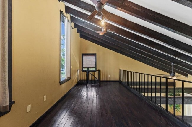 Building Photo - 3306 Fargo Ave