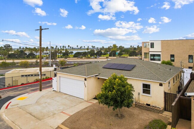 Building Photo - 1404 Lieta St