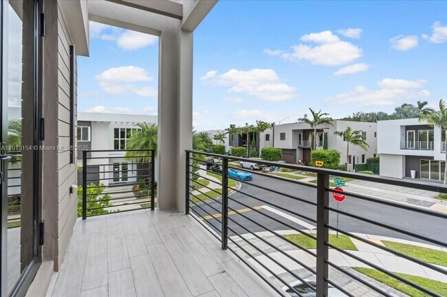 Building Photo - 7440 NW 100th Ct