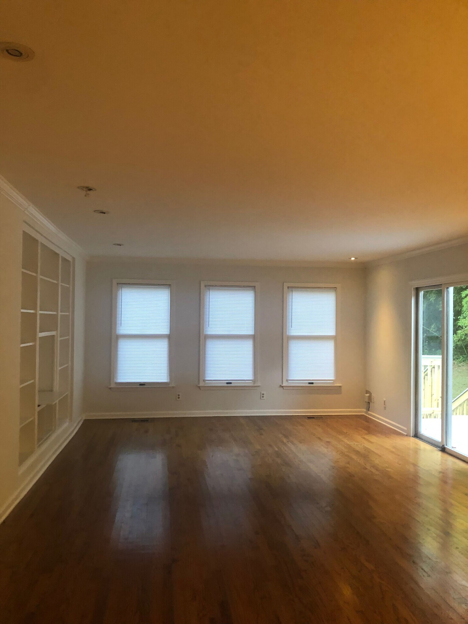 Building Photo - 1526 Rainier Falls Dr NE