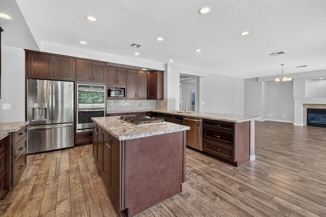 Building Photo - 8824 Cortile Dr