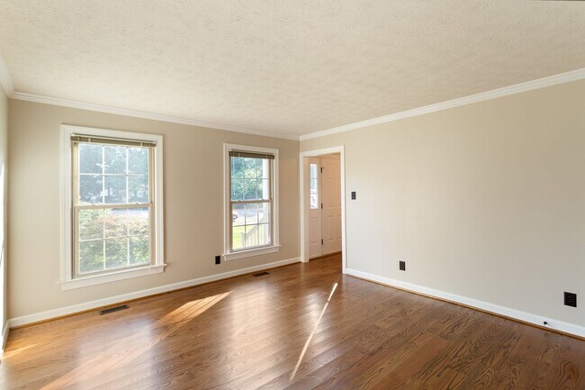 Building Photo - 6 Kirby Ct