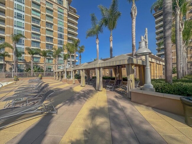 Building Photo - 5068 Scholarship