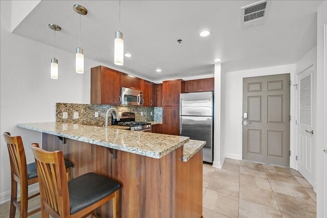 Building Photo - Luxury High-Rise Condo on Downtown Fremont Street!