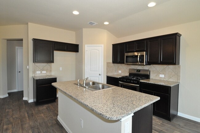 Building Photo - Dont Miss This Beauty In A Quiet Community