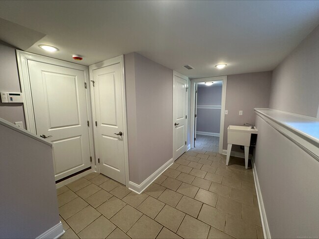 Building Photo - 269 Purdy Hill Rd