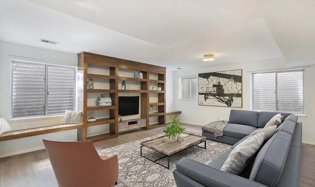 Building Photo - 18699 E Colorado Dr