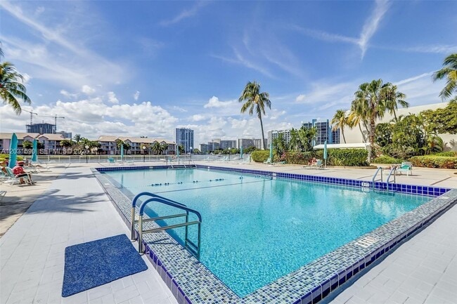 Building Photo - 3800 S Ocean Dr