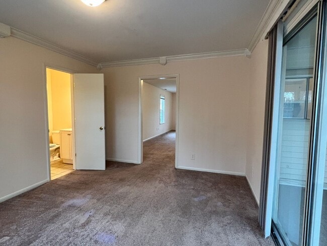 Building Photo - 2204 Merle St