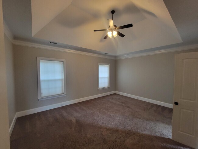 Building Photo - 627 Burgamy Pass