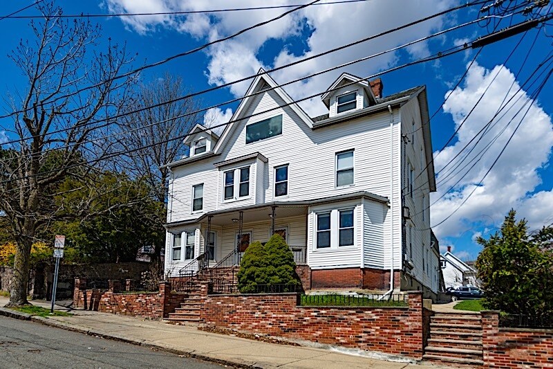 Building Photo - 5 Munroe St