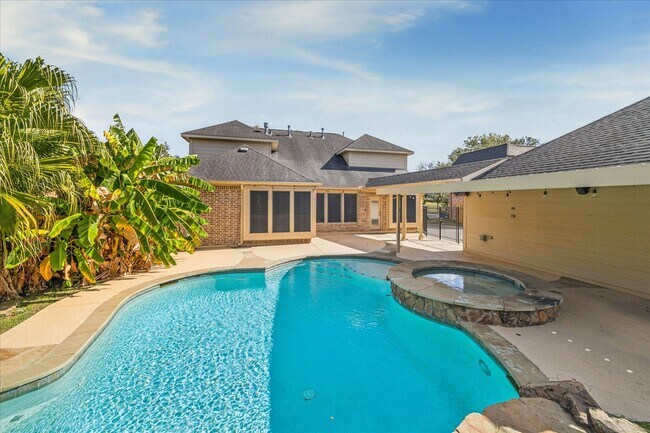 Primary Photo - 15614 Stone Gables Ln