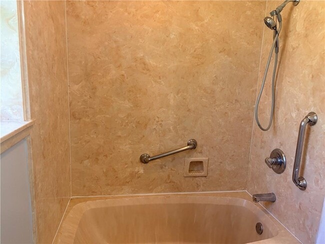 Building Photo - 3760 Alta Vista Dr