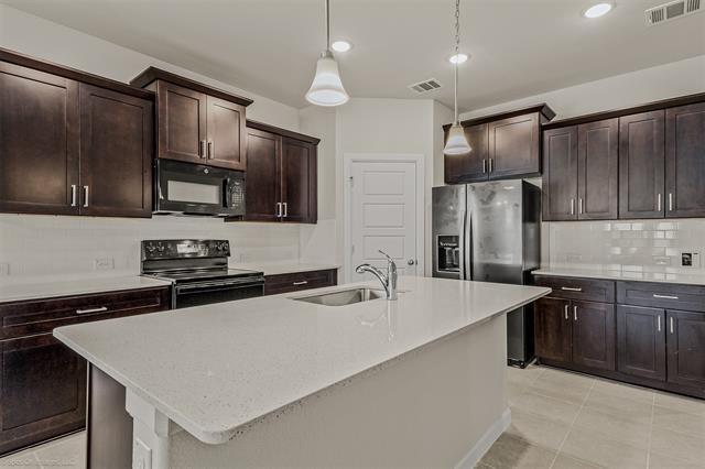 Building Photo - 638 Pinehurst Rd