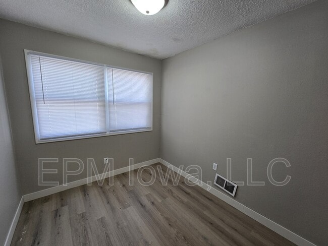 Building Photo - 634 Englewood Ave