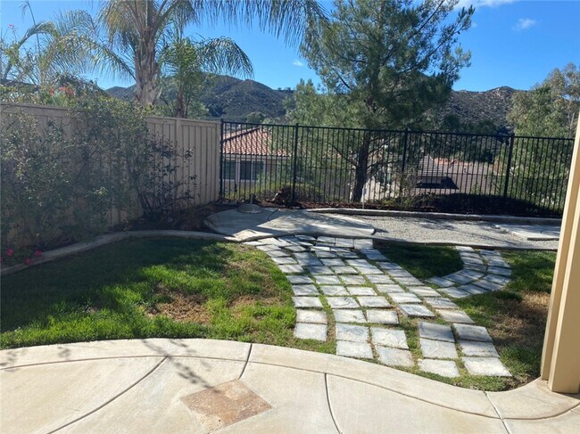 Building Photo - 34093 Lady Fern Ct