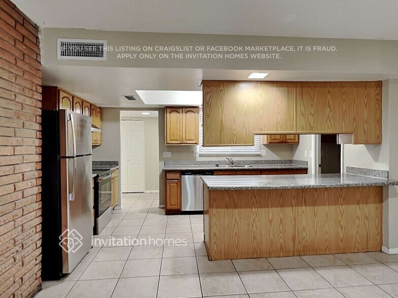 Building Photo - 5746 N 41st Dr