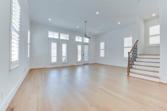 Building Photo - 8736 Oak Kolbe Ln