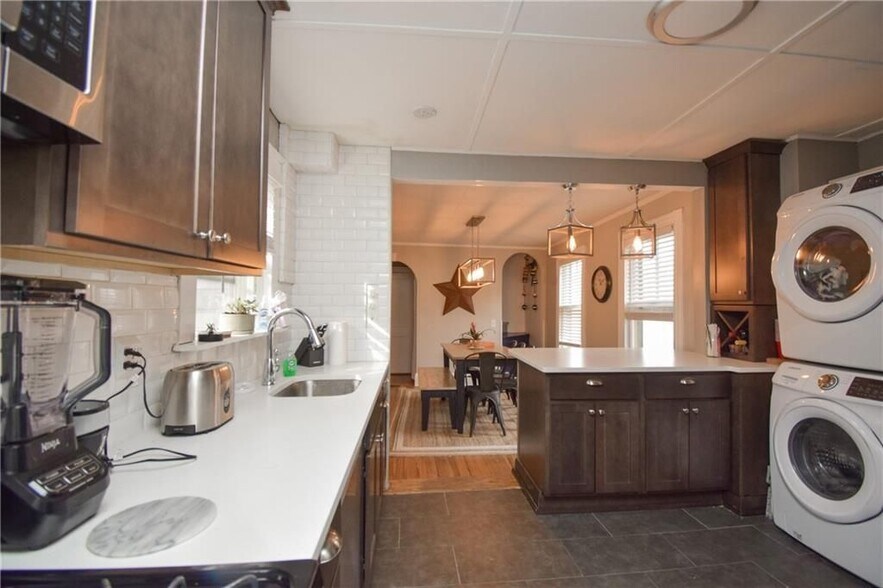 Building Photo - 16 Vaughan Ave