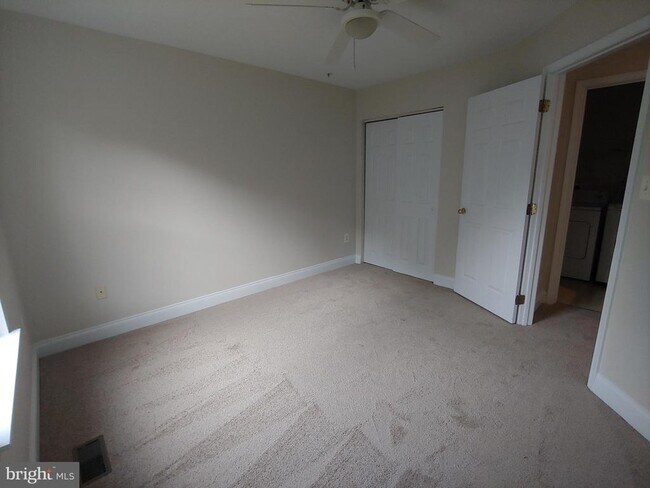 Building Photo - 814 Estuary Dr