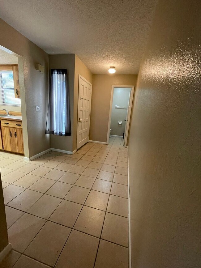 Building Photo - Townhome in Ormond Beach