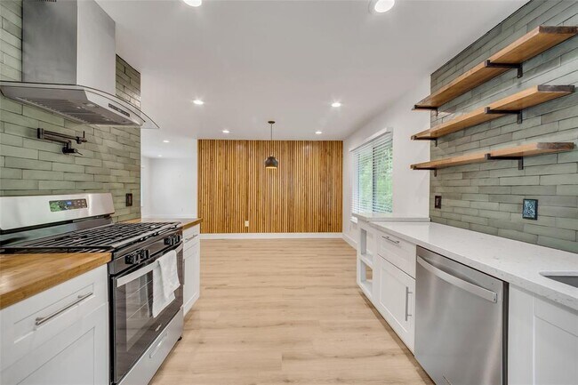 Building Photo - 8814 Laverty Pl