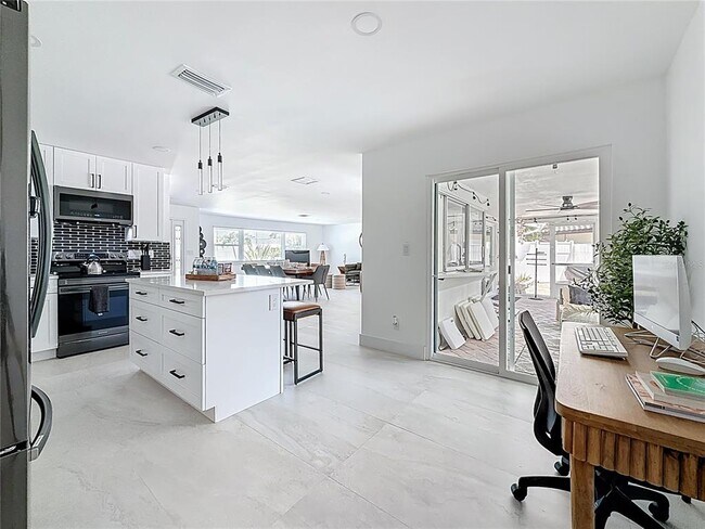 Building Photo - 25 Island Dr