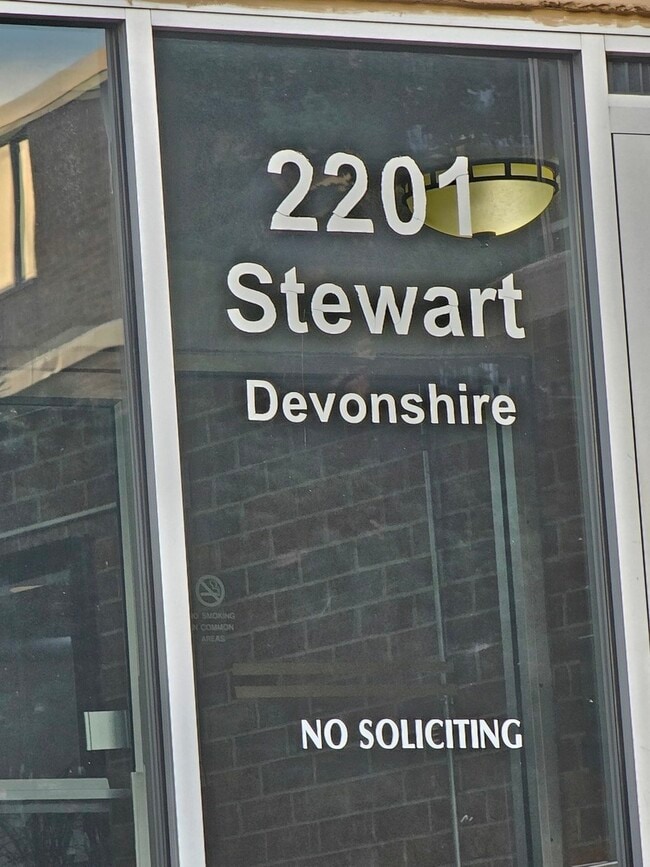 Building Photo - 2201 S Stewart Ave