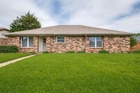 Building Photo - 1309 Laredo Ln