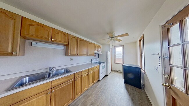 Building Photo - Spacious Duplex in Red Lion Township