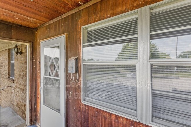 Building Photo - 4029 Victoria Way
