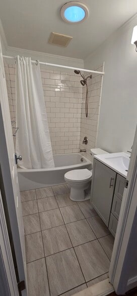 Building Photo - 135 Windsor Cir