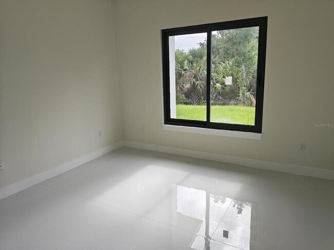 Building Photo - 267 Santa Marta St