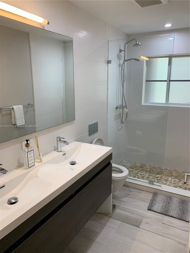 Building Photo - 1535 Sandpiper Cir